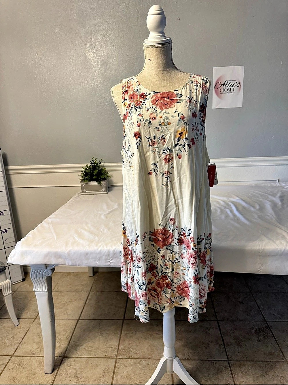Xhilaration Floral Maxi Dress in White & Pink Size XXL NWT